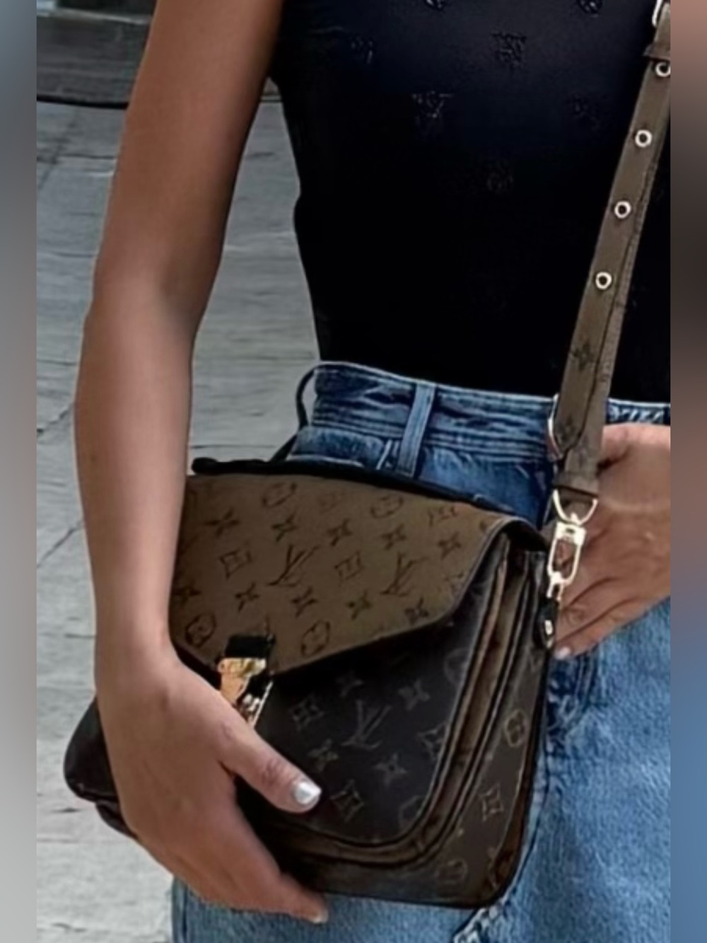 Designer inspired Brown Monogram Crossbody Bag - Picture 4 of 10